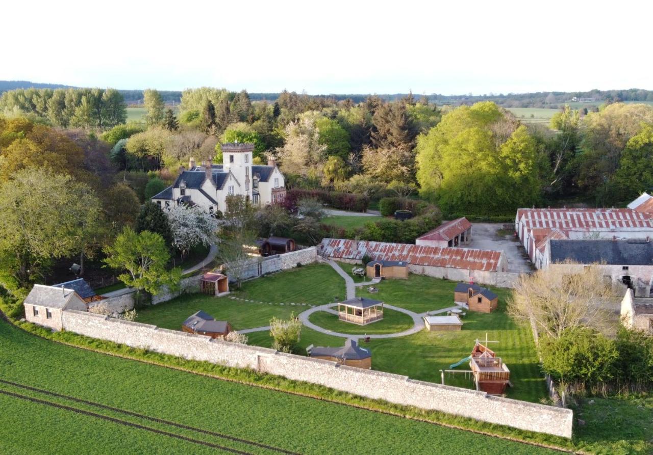 Hotel Delny Glamping And Farm Animals Invergordon Exterior foto