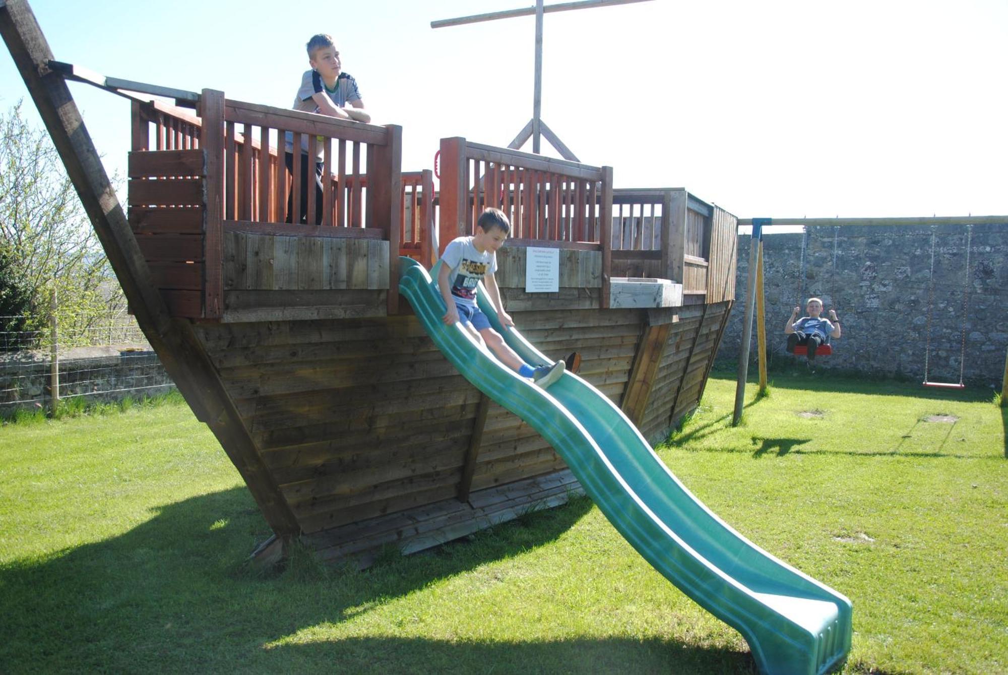Hotel Delny Glamping And Farm Animals Invergordon Exterior foto