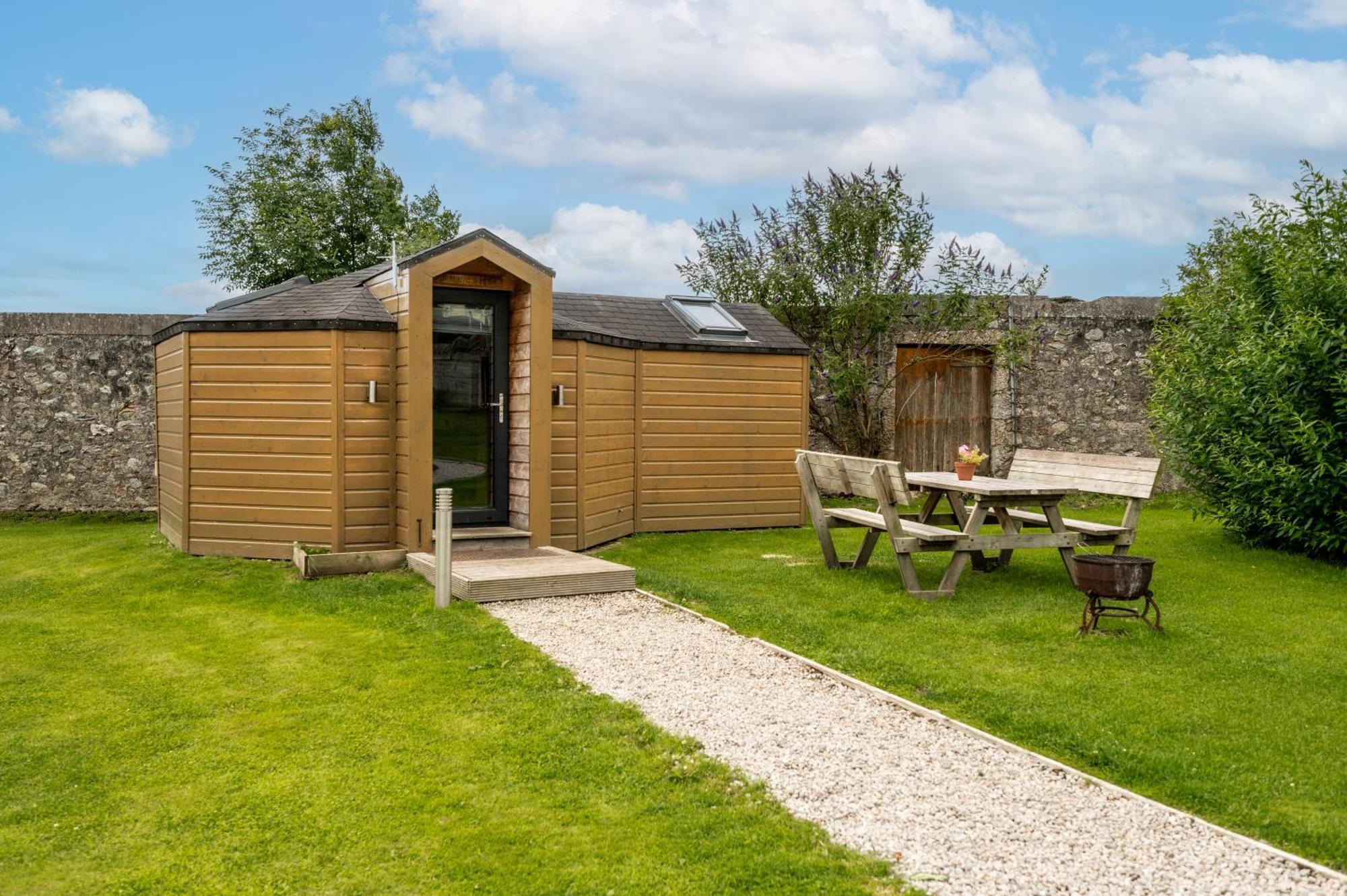 Hotel Delny Glamping And Farm Animals Invergordon Exterior foto