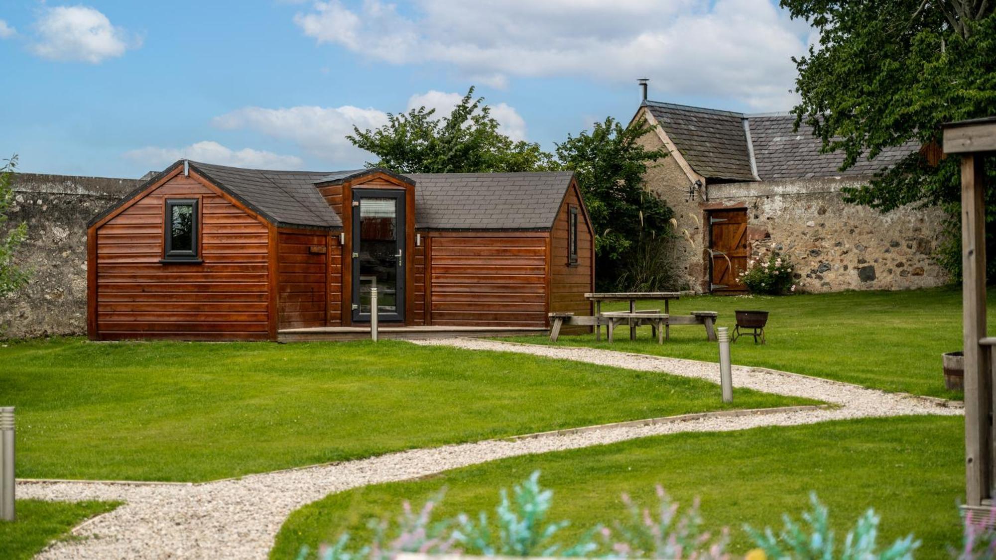 Hotel Delny Glamping And Farm Animals Invergordon Exterior foto