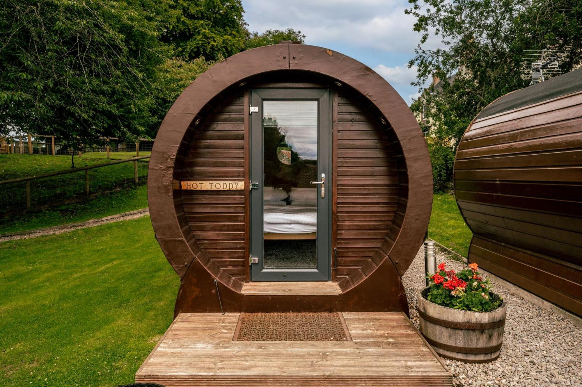 Hotel Delny Glamping And Farm Animals Invergordon Exterior foto