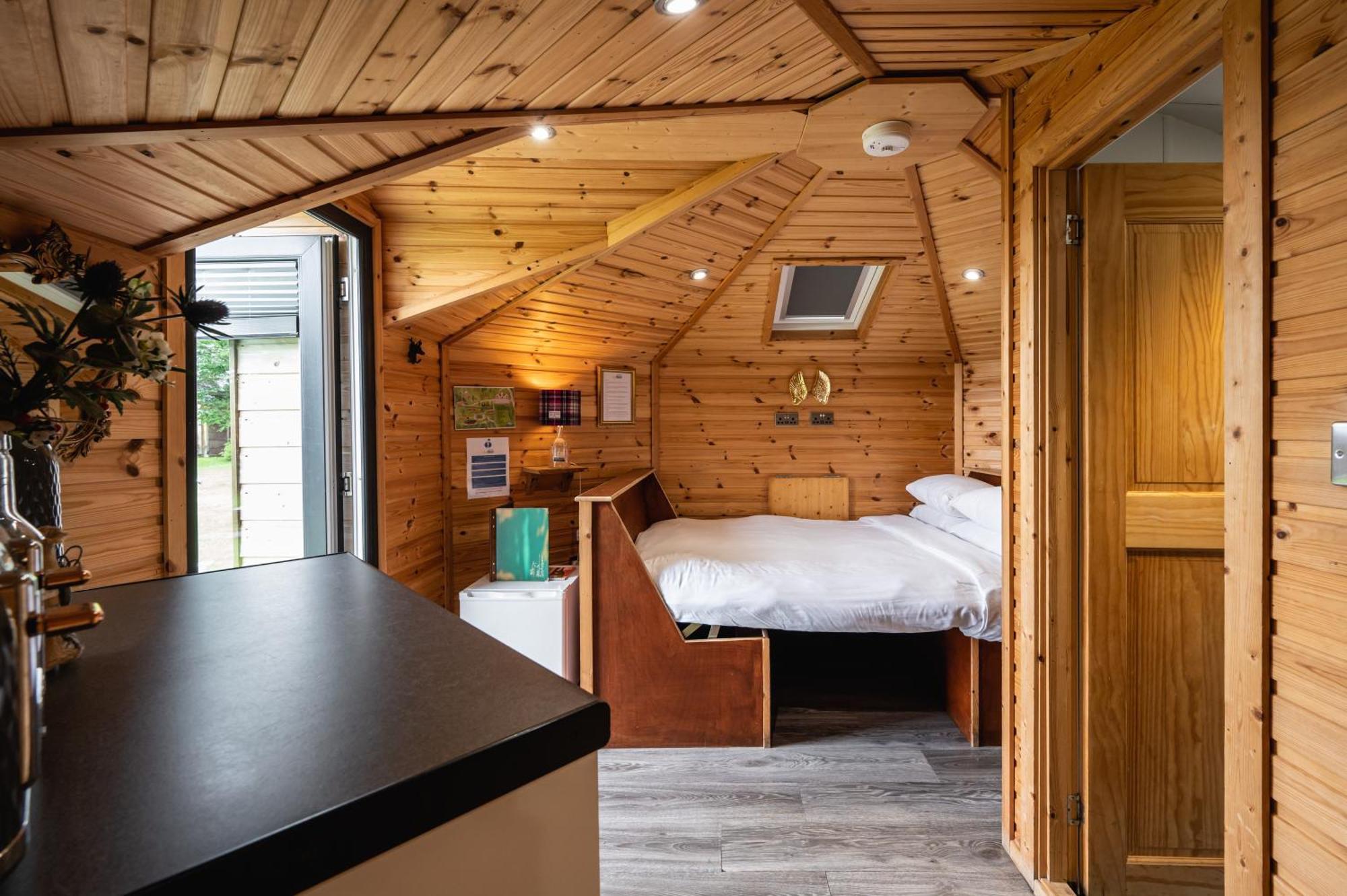 Hotel Delny Glamping And Farm Animals Invergordon Exterior foto