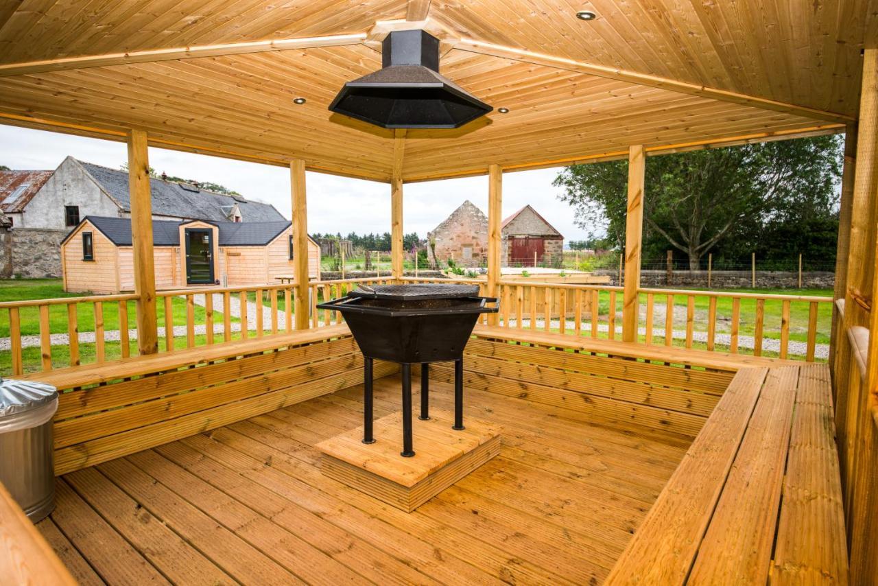 Hotel Delny Glamping And Farm Animals Invergordon Exterior foto